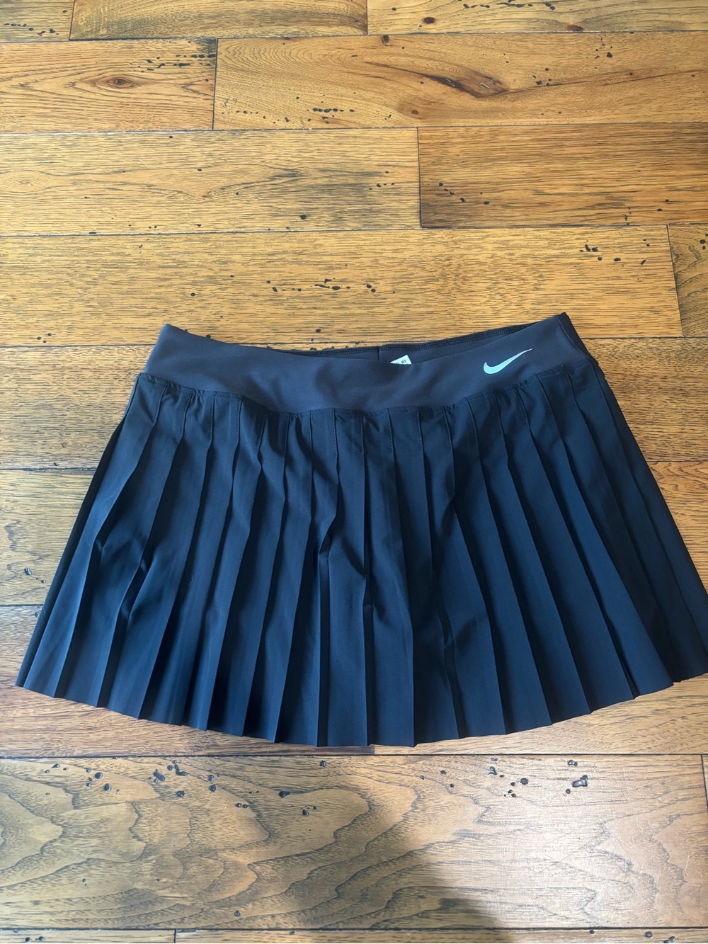 Nike Women’s Black Pleated Tennis Skirt with Swoosh Size Large